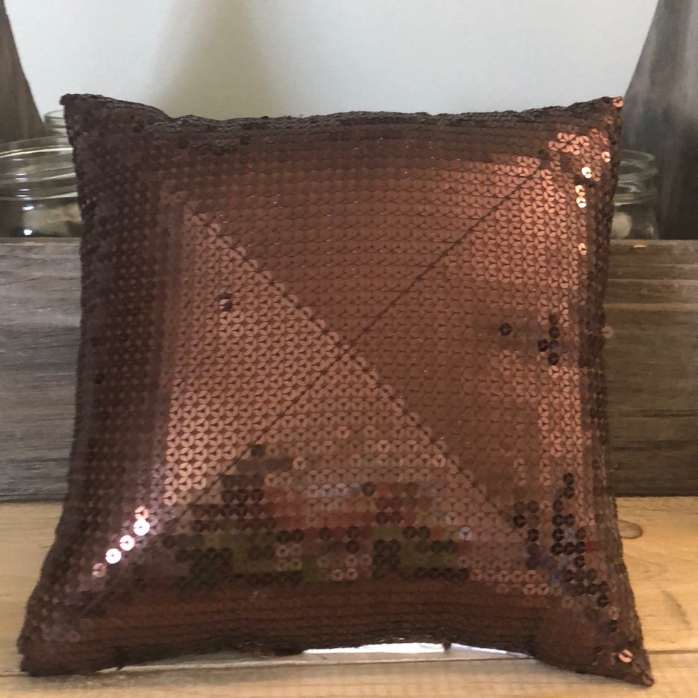 Throw pillow